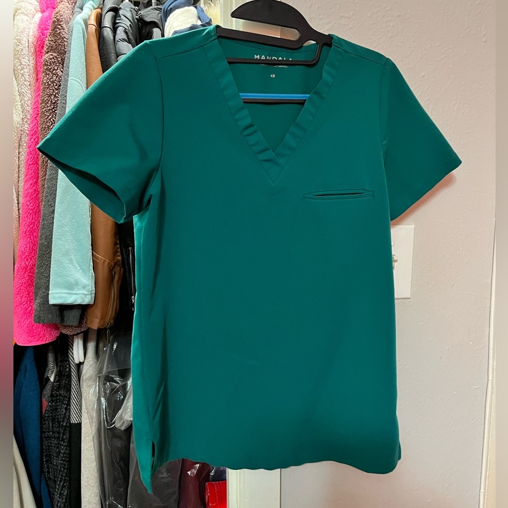 HUNTER GREEN mandala scrubs set